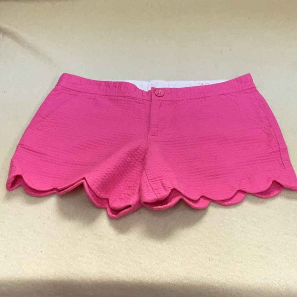 EUC woman’s Lilly Pulitzer shorts